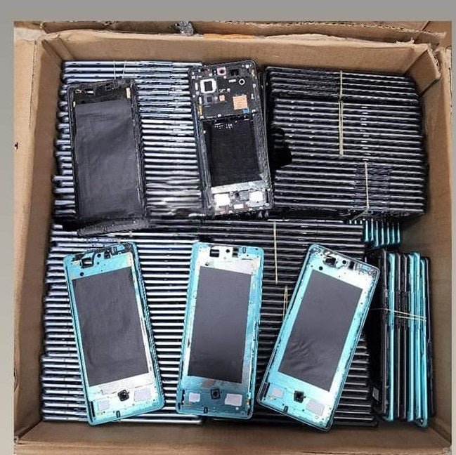 Mozomart Lcd Display Middle Frame for Vivo X80 Black - Zeespares.in Mozomart Lcd Display Middle Frame for Vivo X80 Black - Zeespares.in